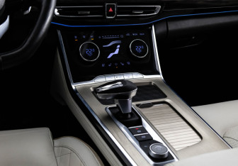 Подержанный автомобиль Exeed VX 2022 года (14 фото)