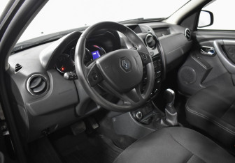 Подержанный автомобиль Renault Duster 2018 года (9 фото)