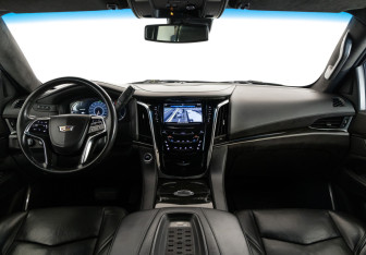 Подержанный автомобиль Cadillac Escalade Suv 2016 года (13 фото)