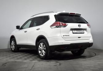 Подержанный автомобиль Nissan X-Trail 2015 года (7 фото)