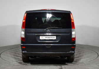 Подержанный автомобиль Mercedes-Benz Viano 2007 года (6 фото)