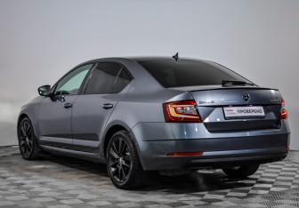 Подержанный автомобиль Skoda Octavia Liftback 2018 года (7 фото)
