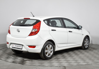 Подержанный автомобиль Hyundai Solaris Hatchback 2014 года (5 фото)