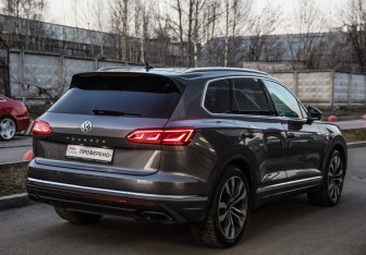 Подержанный автомобиль Volkswagen Touareg 2020 года (5 фото)
