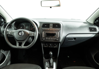 Подержанный автомобиль Volkswagen Polo Sedan 2019 года (13 фото)