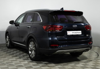 Подержанный автомобиль Kia Sorento 2018 года (7 фото)