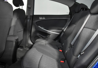 Подержанный автомобиль Hyundai Solaris Sedan 2011 года (12 фото)