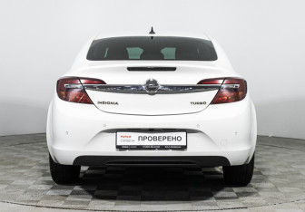 Подержанный автомобиль Opel Insignia Sedan 2013 года (6 фото)