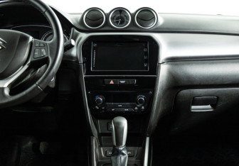 Подержанный автомобиль Suzuki Vitara 2019 года (14 фото)