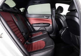 Подержанный автомобиль Kia Optima Sedan 2018 года (33 фото)