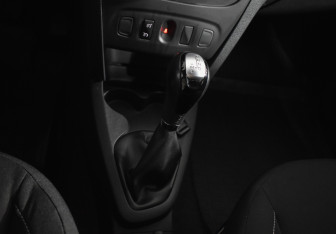 Подержанный автомобиль Renault Sandero 2019 года (17 фото)