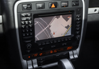 Подержанный автомобиль Porsche Cayenne 2007 года (15 фото)
