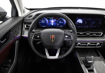 Подержанный автомобиль Hongqi HS5 2023 года (9 фото)