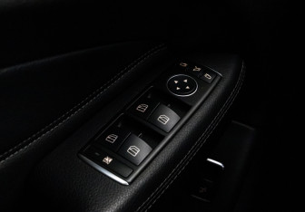 Подержанный автомобиль Mercedes-Benz GLE 2016 года (22 фото)