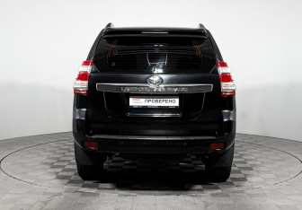 Подержанный автомобиль Toyota Land Cruiser Prado 2015 года (6 фото)