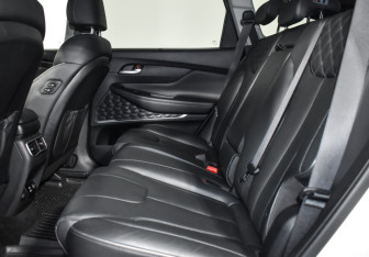 Подержанный автомобиль Hyundai Santa Fe 2021 года (12 фото)