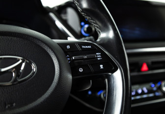 Подержанный автомобиль Hyundai Sonata 2020 года (22 фото)