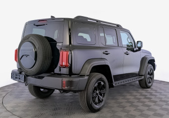 Новый Tank 300 2025 (2 фото)