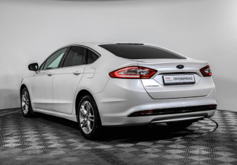 Подержанный автомобиль Ford Mondeo Sedan 2016 года (7 фото)