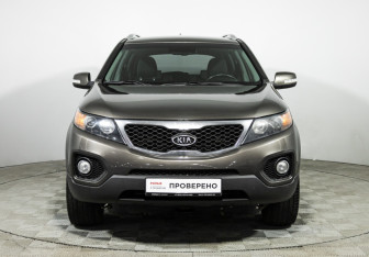 Подержанный автомобиль Kia Sorento 2011 года (2 фото)