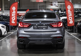 Подержанный автомобиль BMW X6 2017 года (9 фото)