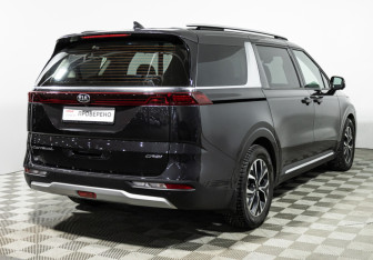 Подержанный автомобиль Kia Carnival 2021 года (5 фото)