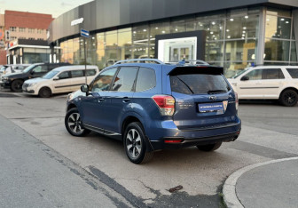 Подержанный автомобиль Subaru Forester Suv 2017 года (7 фото)