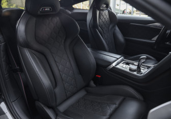 Подержанный автомобиль BMW M8 Coupe 2023 года (35 фото)