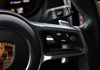 Подержанный автомобиль Porsche Macan 2019 года (13 фото)