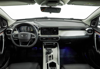 Подержанный автомобиль Geely Coolray 2022 года (10 фото)