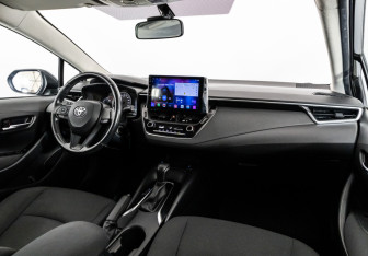Подержанный автомобиль Toyota Corolla Sedan 2019 года (9 фото)