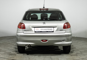 Подержанный автомобиль Peugeot 206 Hatchback 2006 года (6 фото)