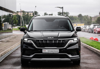 Подержанный автомобиль Kia Carnival 2021 года (4 фото)