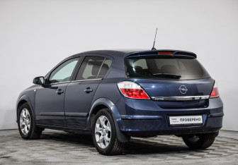 Подержанный автомобиль Opel Astra Hatchback 2006 года (7 фото)