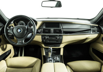 Подержанный автомобиль BMW X6 M 2011 года (13 фото)