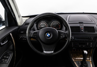 Подержанный автомобиль BMW X3 2008 года (12 фото)