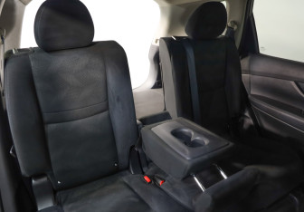 Подержанный автомобиль Nissan X-Trail 2017 года (23 фото)