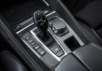 Подержанный автомобиль BMW X6 2017 года (21 фото)