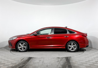Подержанный автомобиль Hyundai Sonata 2018 года (8 фото)