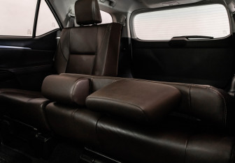 Подержанный автомобиль Toyota Fortuner 2018 года (28 фото)