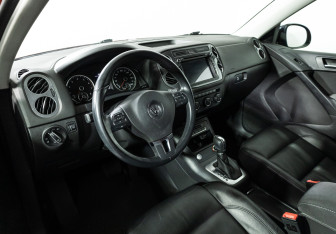 Подержанный автомобиль Volkswagen Tiguan 2016 года (11 фото)