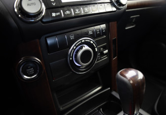 Подержанный автомобиль Toyota Land Cruiser Prado 2013 года (18 фото)