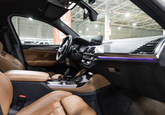 Подержанный автомобиль BMW X4 2020 года (24 фото)