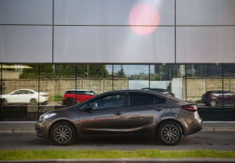 Подержанный автомобиль Kia Cerato Sedan 2015 года (9 фото)