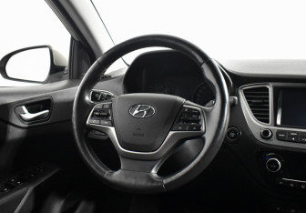 Подержанный автомобиль Hyundai Solaris Sedan 2020 года (12 фото)