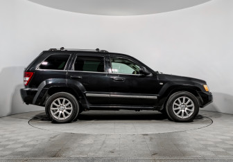 Подержанный автомобиль Jeep Grand Cherokee 2008 года (4 фото)