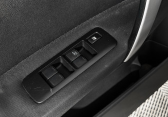 Подержанный автомобиль Nissan Qashqai 2007 года (10 фото)