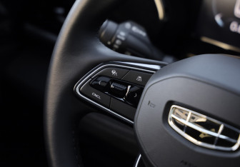 Подержанный автомобиль Geely Monjaro 2024 года (12 фото)