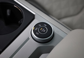 Подержанный автомобиль Volkswagen Touareg 2021 года (21 фото)