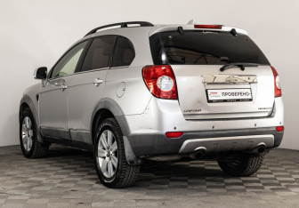 Подержанный автомобиль Chevrolet Captiva 2008 года (7 фото)